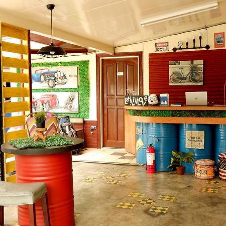 Food District Hostel Cebu Central Εξωτερικό φωτογραφία
